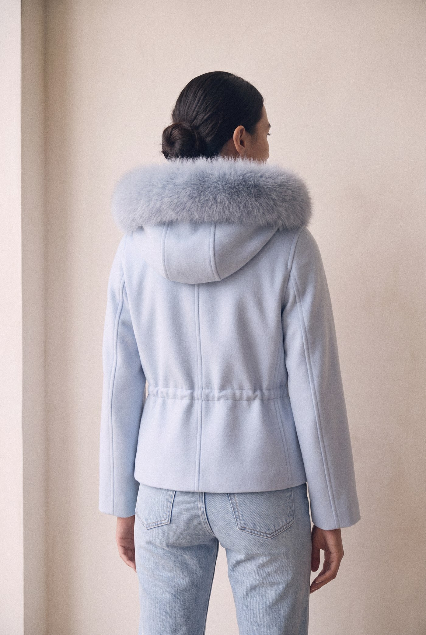 Style VICTORIA light blue mini parka, back view