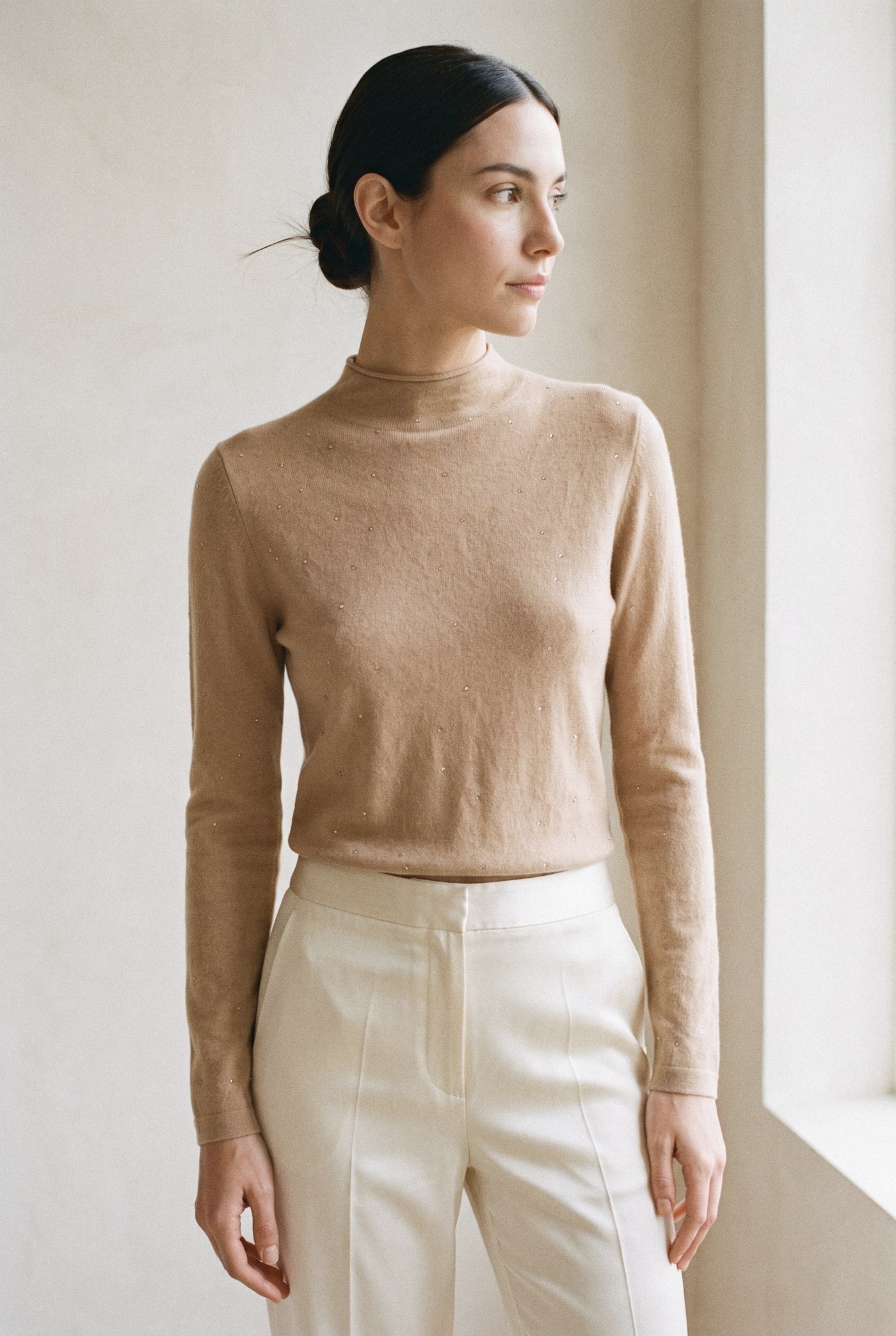 Style YRL139 beige high-neck cashmere sweater, front