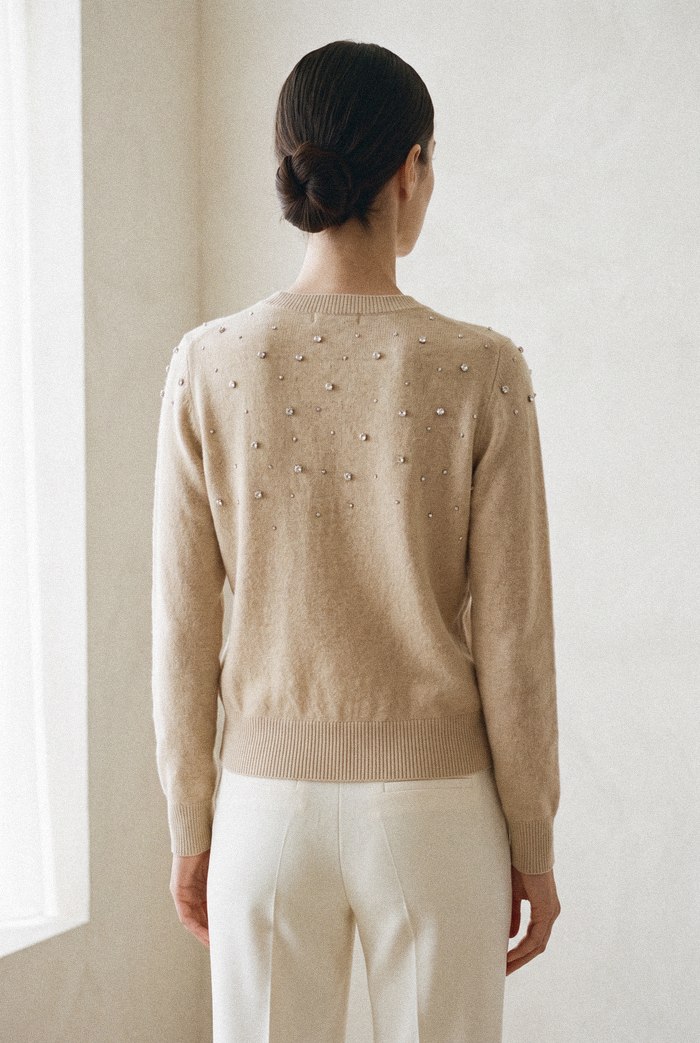 Style YRL295 beige crewneck, back view