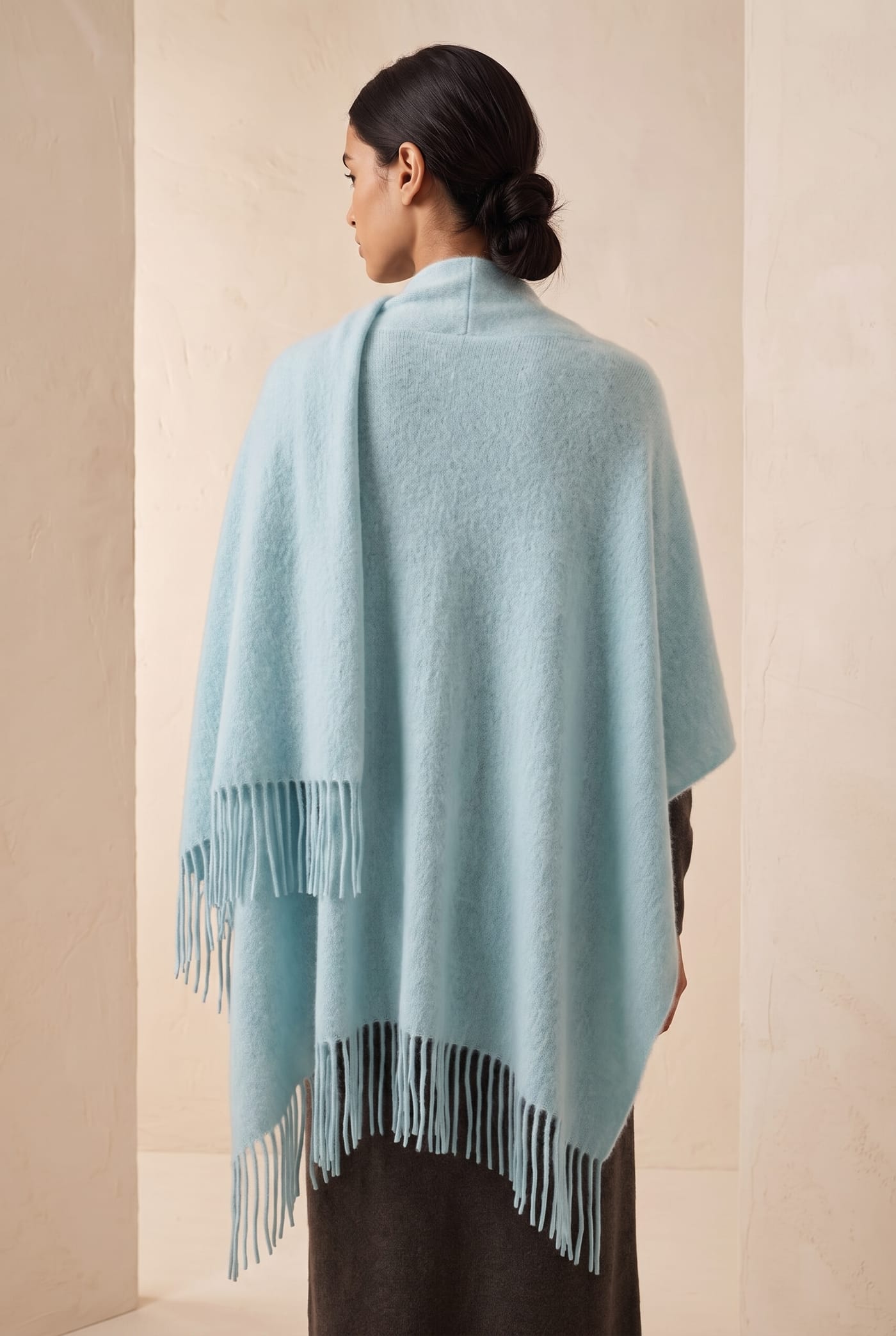 Style YRL591 cashmere poncho, back view